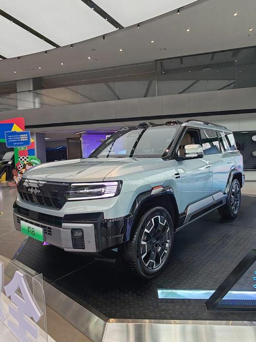 深圳304比亚迪方程豹硬派越野的爆款，英菲尼迪35周年与你共成长